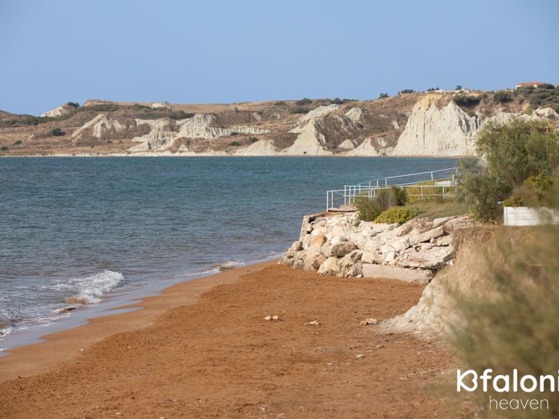 paralia megals lakos 05 7fc083e1