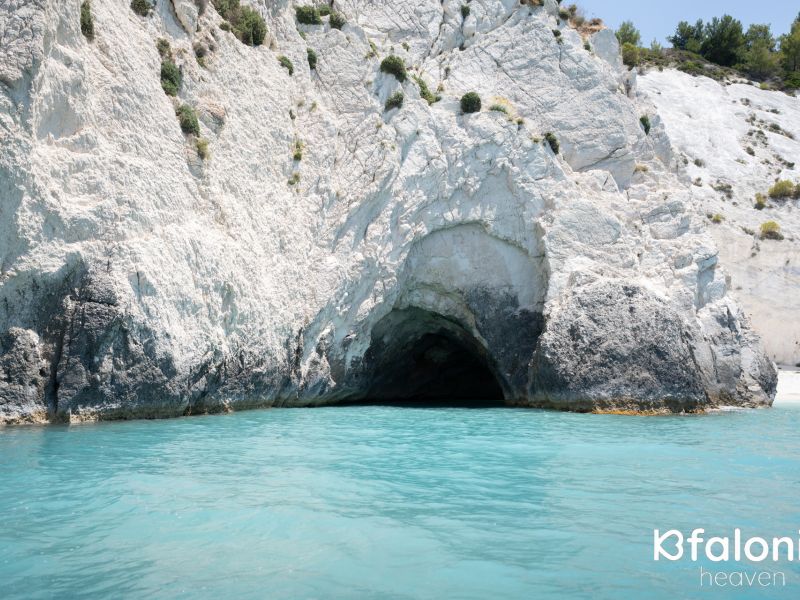 paralia asproi vraxoi 13 a1f95570