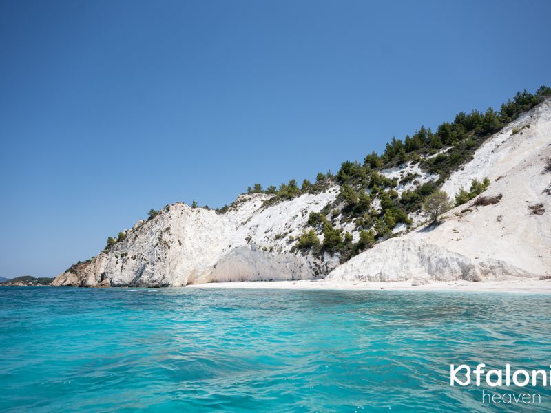 paralia asproi vraxoi 08 a73d240f