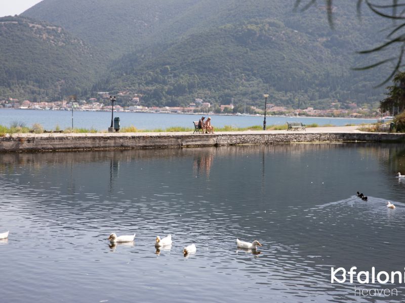 karavomilos lake 02 cae54e12