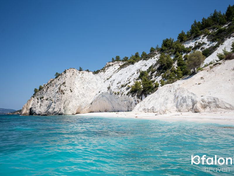 paralia asproi vraxoi 09 f1b76e17